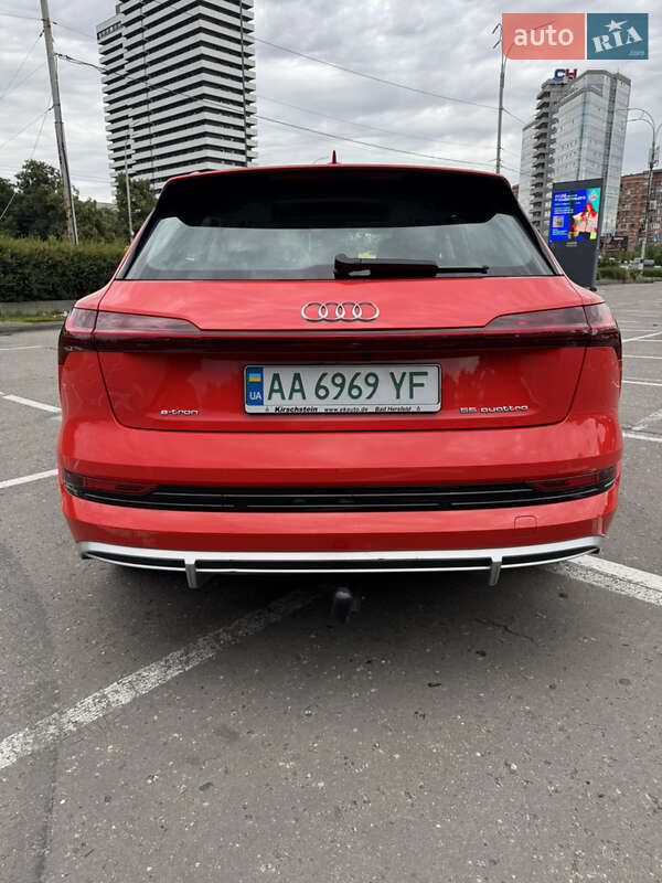Внедорожник / Кроссовер Audi e-tron 2020 в Киеве