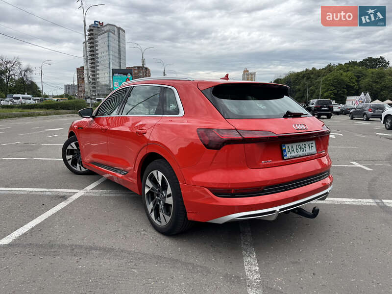 Внедорожник / Кроссовер Audi e-tron 2020 в Киеве
