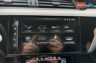 Внедорожник / Кроссовер Audi e-tron 2021 в 