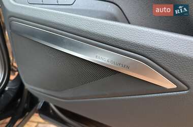 Внедорожник / Кроссовер Audi e-tron 2021 в 