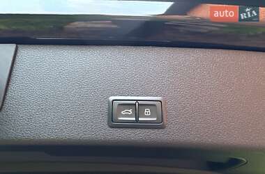 Внедорожник / Кроссовер Audi e-tron 2021 в 