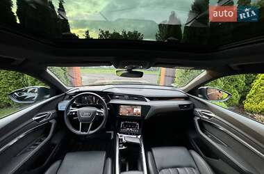 Внедорожник / Кроссовер Audi e-tron 2021 в 