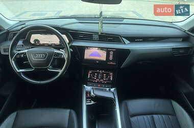 Внедорожник / Кроссовер Audi e-tron 2020 в 
