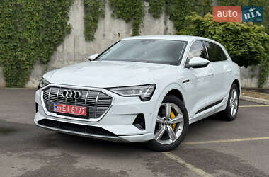 Внедорожник / Кроссовер Audi e-tron 2021 в 