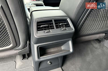 Внедорожник / Кроссовер Audi e-tron 2021 в 