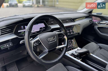Внедорожник / Кроссовер Audi e-tron 2021 в 