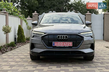 Внедорожник / Кроссовер Audi e-tron 2020 в 