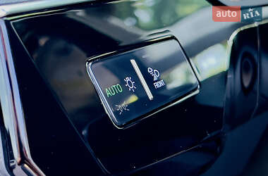 Внедорожник / Кроссовер Audi e-tron 2020 в 