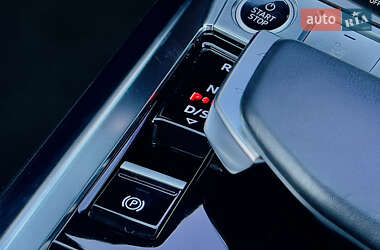 Внедорожник / Кроссовер Audi e-tron 2020 в 