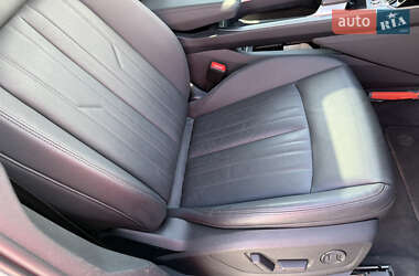 Внедорожник / Кроссовер Audi e-tron 2019 в 