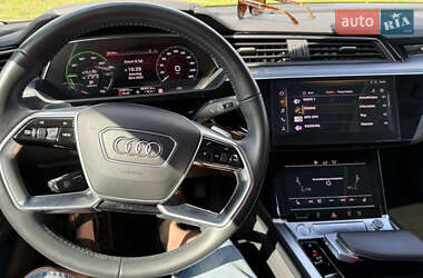 Внедорожник / Кроссовер Audi e-tron 2019 в 