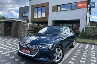 Внедорожник / Кроссовер Audi e-tron 2021 в 