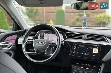 Внедорожник / Кроссовер Audi e-tron 2021 в 