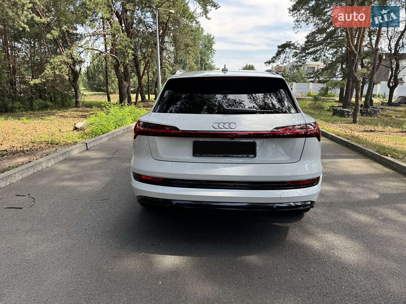 Внедорожник / Кроссовер Audi e-tron 2019 в Днепре