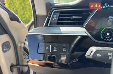 Позашляховик / Кросовер Audi e-tron 2020 в 