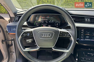Позашляховик / Кросовер Audi e-tron 2020 в 