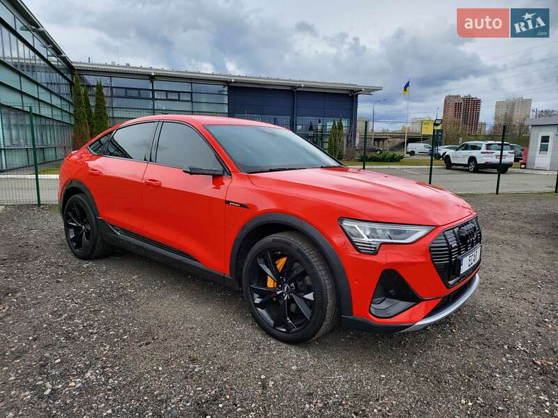 Внедорожник / Кроссовер Audi e-tron 2020 в Киеве