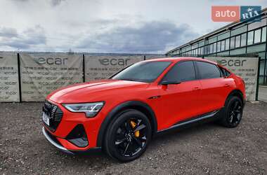 Внедорожник / Кроссовер Audi e-tron 2020 в 