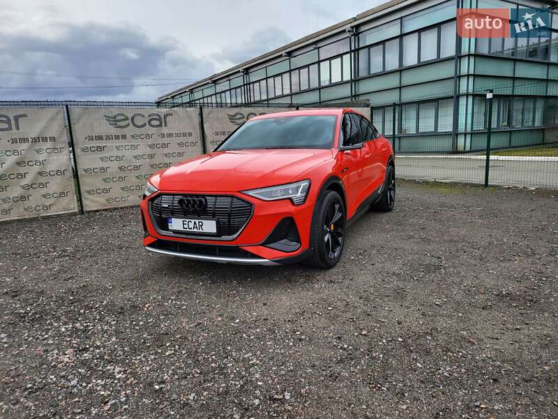 Внедорожник / Кроссовер Audi e-tron 2020 в 