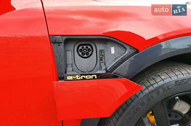 Внедорожник / Кроссовер Audi e-tron 2020 в 