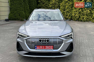 Внедорожник / Кроссовер Audi e-tron 2021 в 