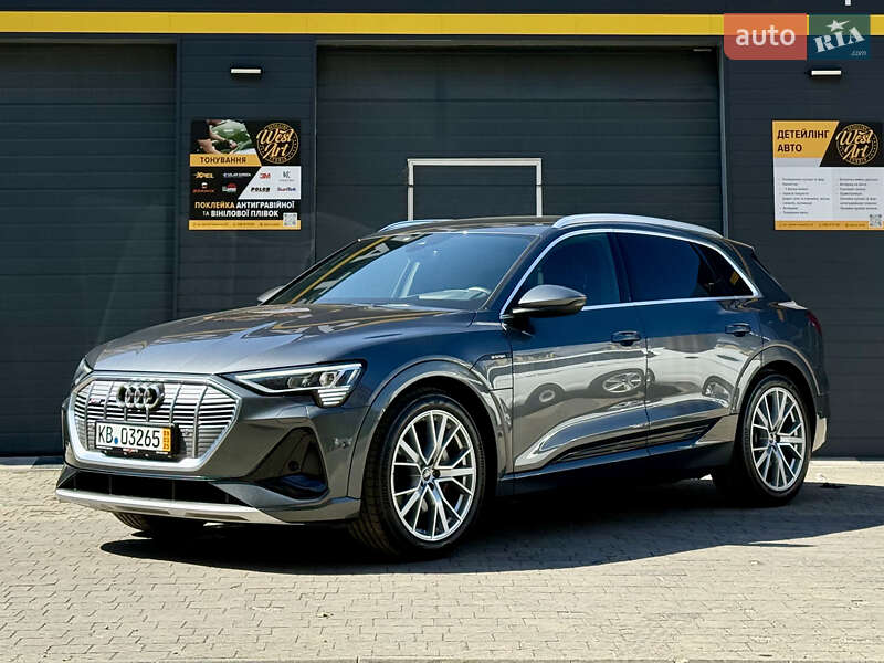 Внедорожник / Кроссовер Audi e-tron 2022 в Мукачево