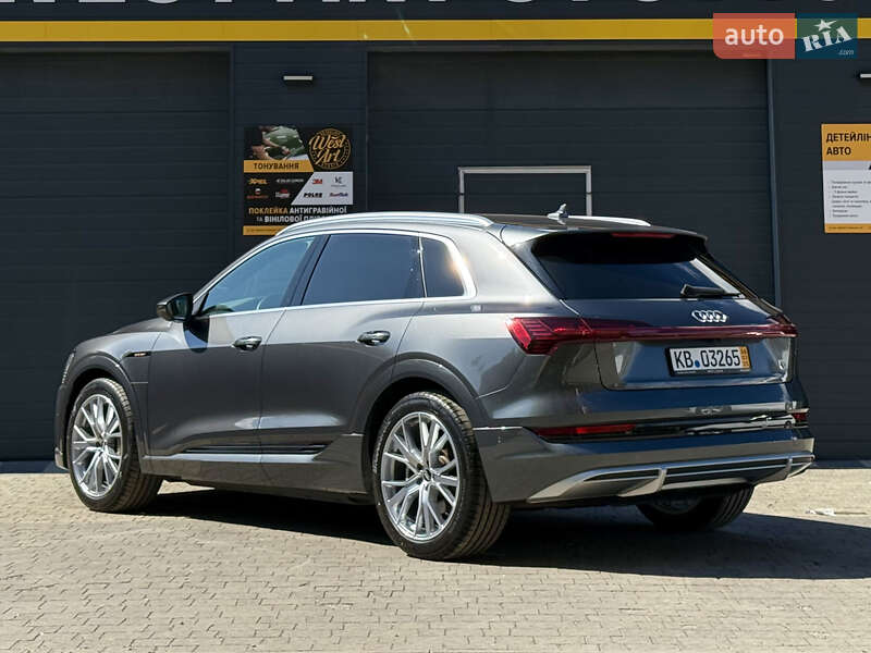Внедорожник / Кроссовер Audi e-tron 2022 в Мукачево
