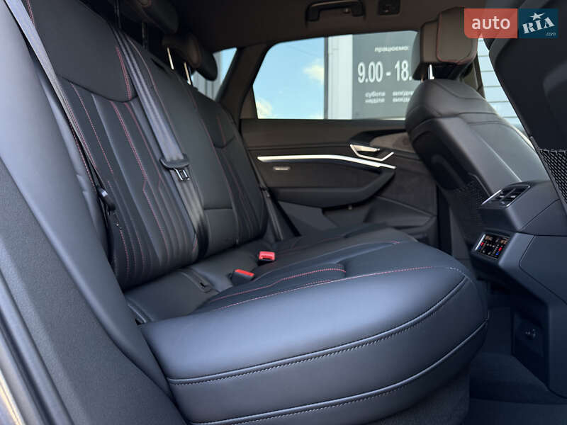 Внедорожник / Кроссовер Audi e-tron 2022 в Мукачево