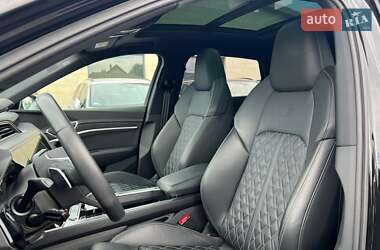 Внедорожник / Кроссовер Audi e-tron 2021 в 