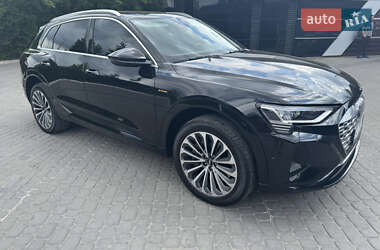 Внедорожник / Кроссовер Audi e-tron 2019 в 