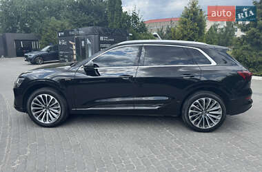 Внедорожник / Кроссовер Audi e-tron 2019 в 