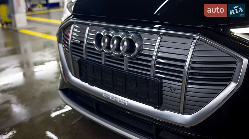 Внедорожник / Кроссовер Audi e-tron 2023 в Черновцах