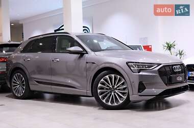 Внедорожник / Кроссовер Audi e-tron 2020 в 