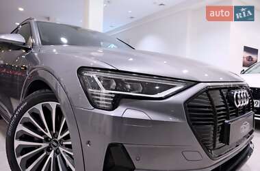 Внедорожник / Кроссовер Audi e-tron 2020 в 