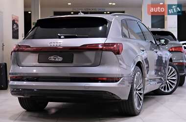 Внедорожник / Кроссовер Audi e-tron 2020 в 