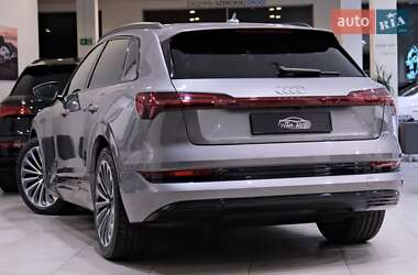 Внедорожник / Кроссовер Audi e-tron 2020 в 