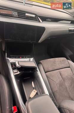Внедорожник / Кроссовер Audi e-tron 2019 в 