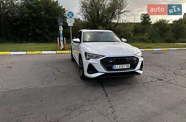 Внедорожник / Кроссовер Audi e-tron 2020 в 