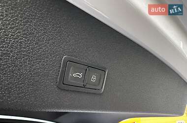 Внедорожник / Кроссовер Audi e-tron 2020 в 