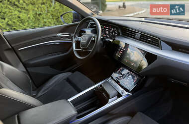 Внедорожник / Кроссовер Audi e-tron 2020 в 