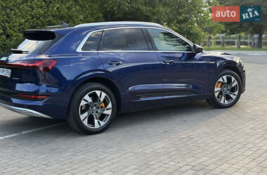 Внедорожник / Кроссовер Audi e-tron 2020 в 