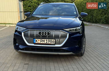 Внедорожник / Кроссовер Audi e-tron 2020 в 