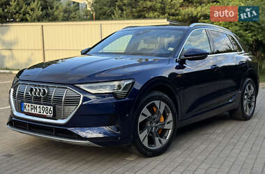 Внедорожник / Кроссовер Audi e-tron 2020 в 