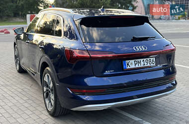 Внедорожник / Кроссовер Audi e-tron 2020 в 