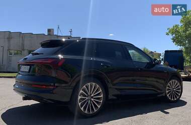 Внедорожник / Кроссовер Audi e-tron 2019 в 