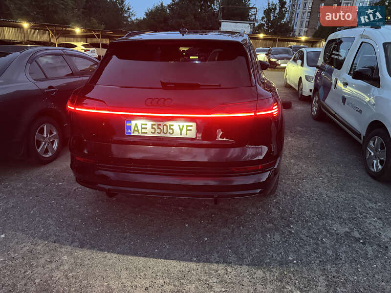 Внедорожник / Кроссовер Audi e-tron 2021 в Днепре
