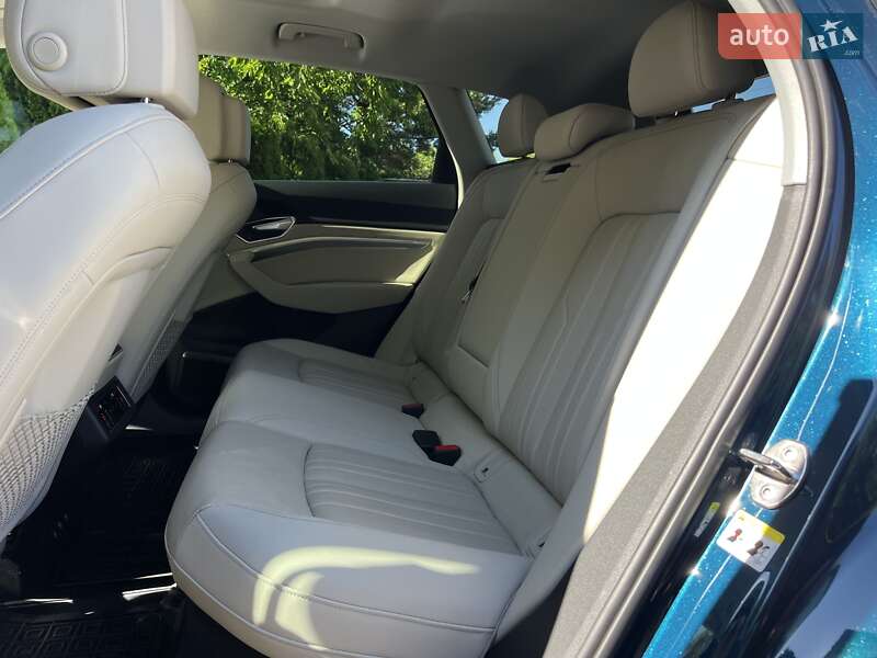 Позашляховик / Кросовер Audi e-tron 2019 в Львові