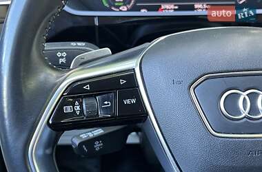 Позашляховик / Кросовер Audi e-tron 2019 в 