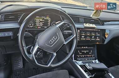 Внедорожник / Кроссовер Audi e-tron 2019 в 