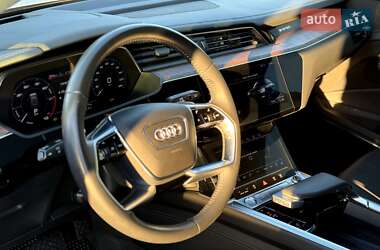 Позашляховик / Кросовер Audi e-tron 2019 в 